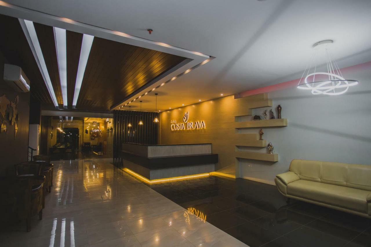 Hotel Costa Brava Таклобан Екстериор снимка