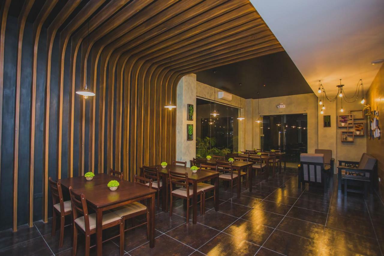 Hotel Costa Brava Таклобан Екстериор снимка